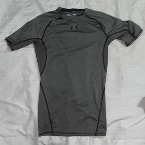 Under Armour boys small heat gear compression grey shirt.